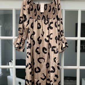 Silk cheetah print ruffle sleeve dress (Maternity)